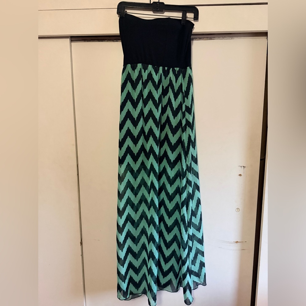Wet Seal Chevron Patterned Maxi Dress - Black and Green Size L